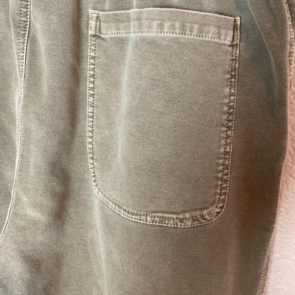 Frame Men’s Drawstring Pant In Army Green. Size L… - image 8